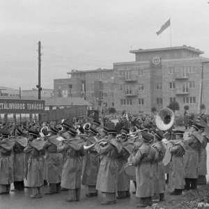 Dunaújváros (Sztálinváros), Bartók tér- 1951 (Forrás: Fortepan/iMRe)
